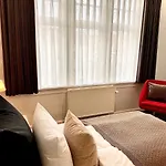 提特豪特莱特酒店 酒店 霍森斯